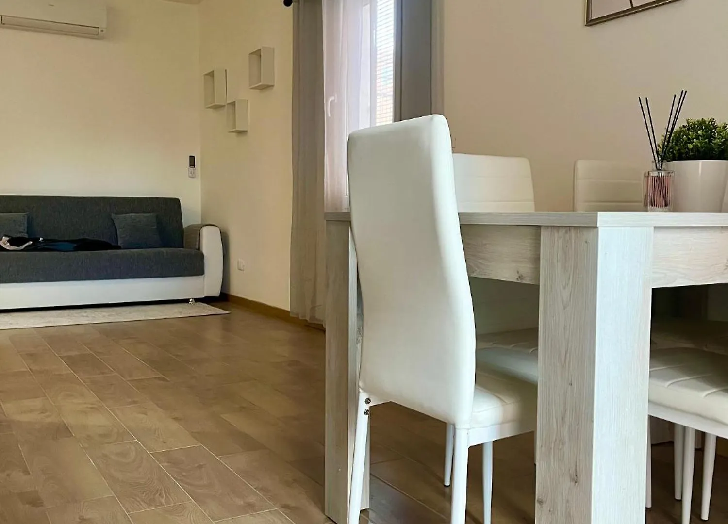 Apartment Home Cavour - Casalecchio - Casalecchio Di Reno