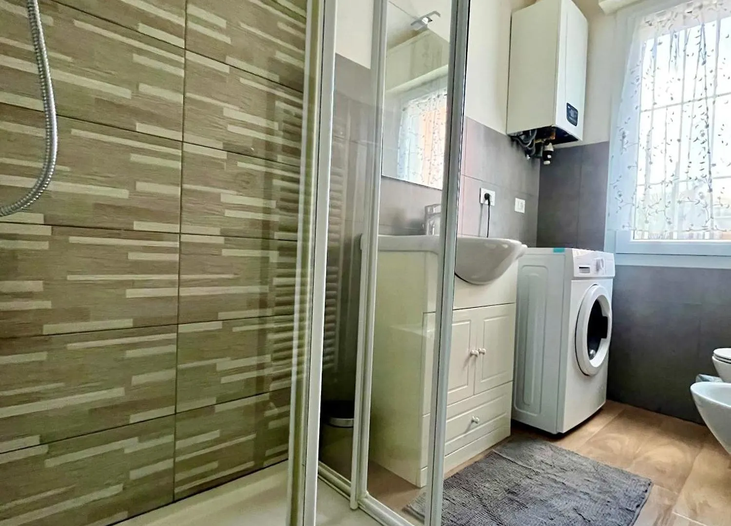 Apartment Home Cavour - Casalecchio - Casalecchio Di Reno