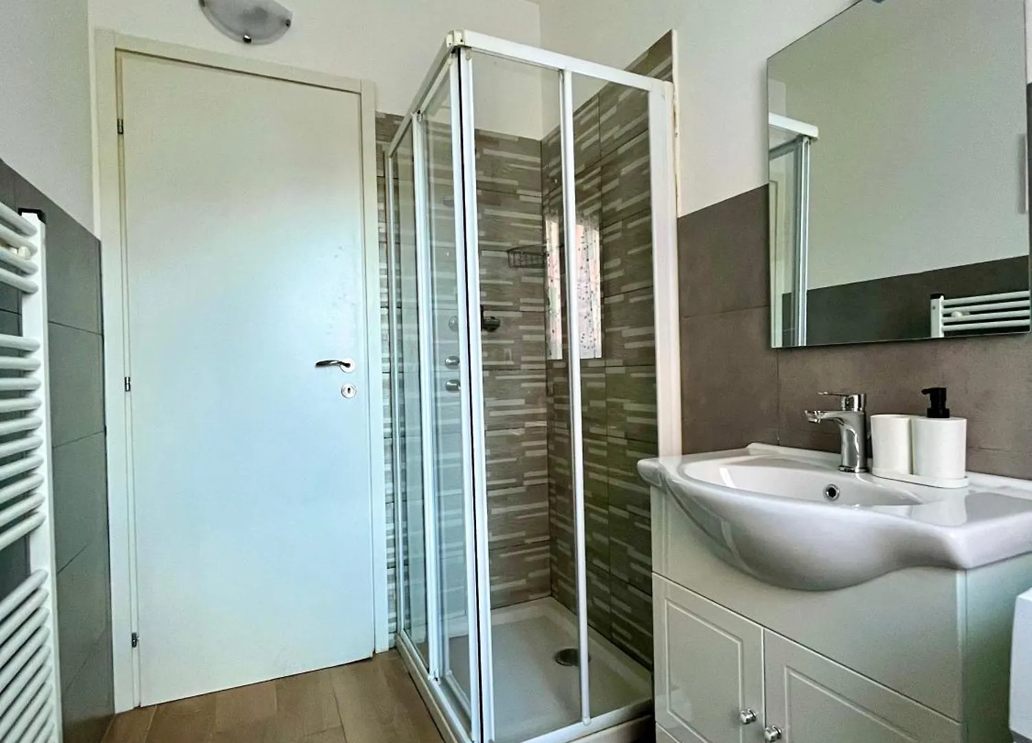 Apartment Home Cavour - Casalecchio - Casalecchio Di Reno